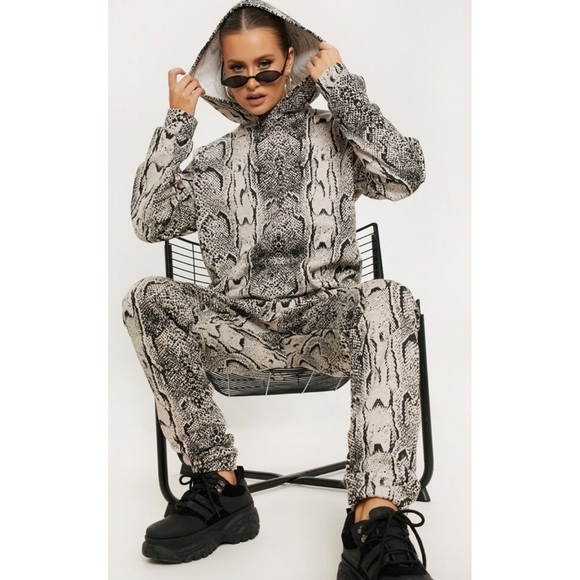 PrettyLittleThing Stone Snake Print Oversized Hoodie Size 0 - Picture 2 of 5